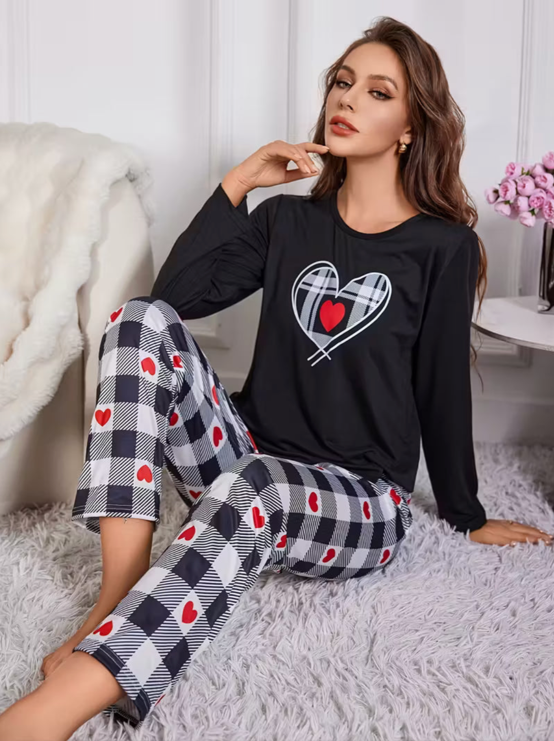 Piżamka damska czarno-biała w kratę z czerwonymi sercami