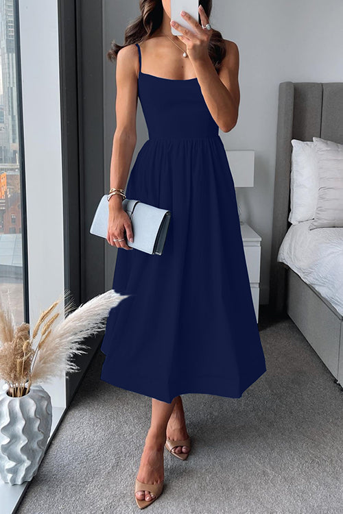 Celaine | Elegancka sukienka midi z ramiączkami