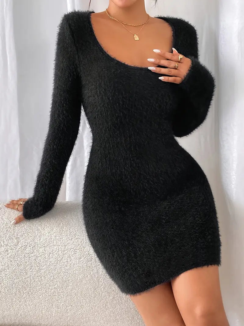 Dopasowana sukienka swetrowa z miękkiej dzianiny z dekoltem w serek Czarny