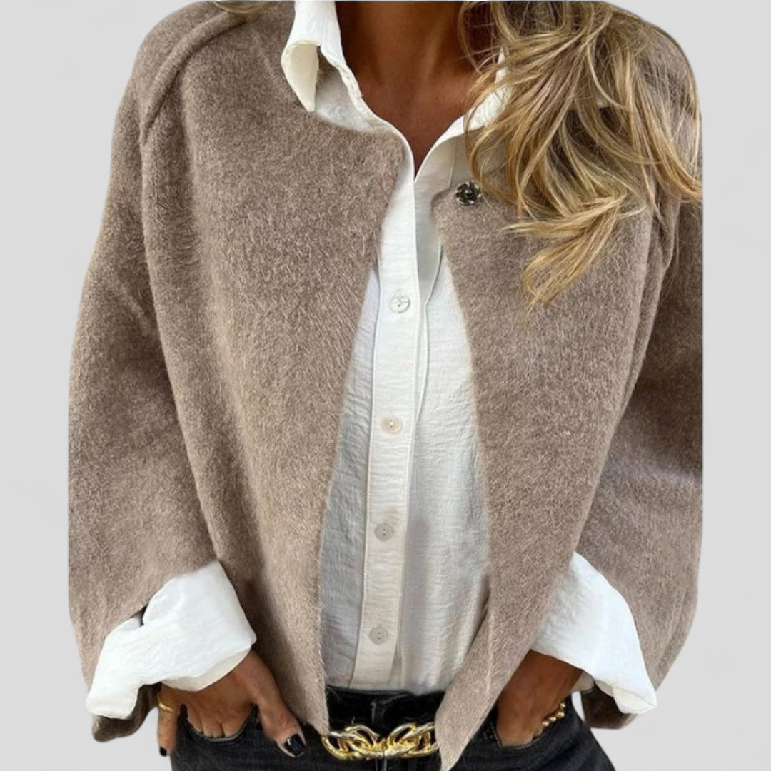 Henryka - Krótka Kurtka z Elegancko Rozkloszowanymi Rękawami