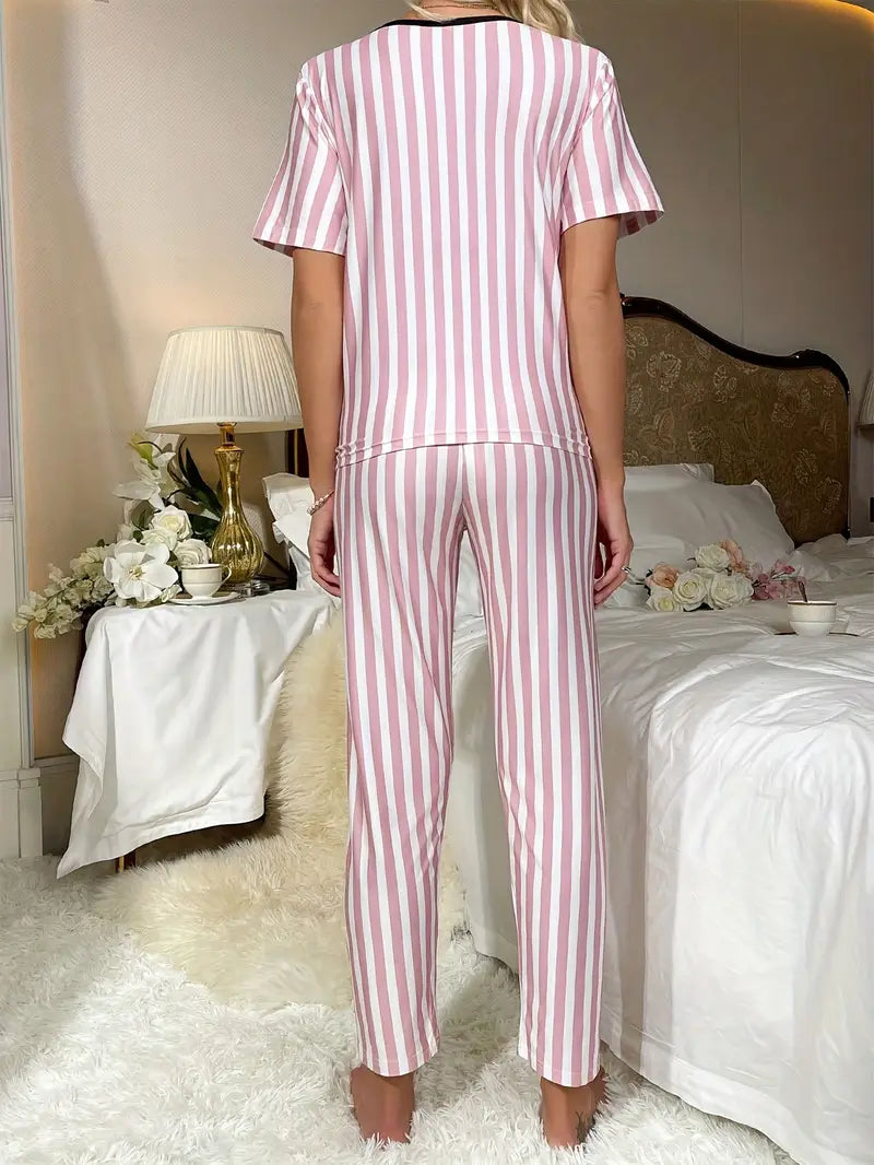 Komplet piżamki w różowe paski z napisem „dance all night”