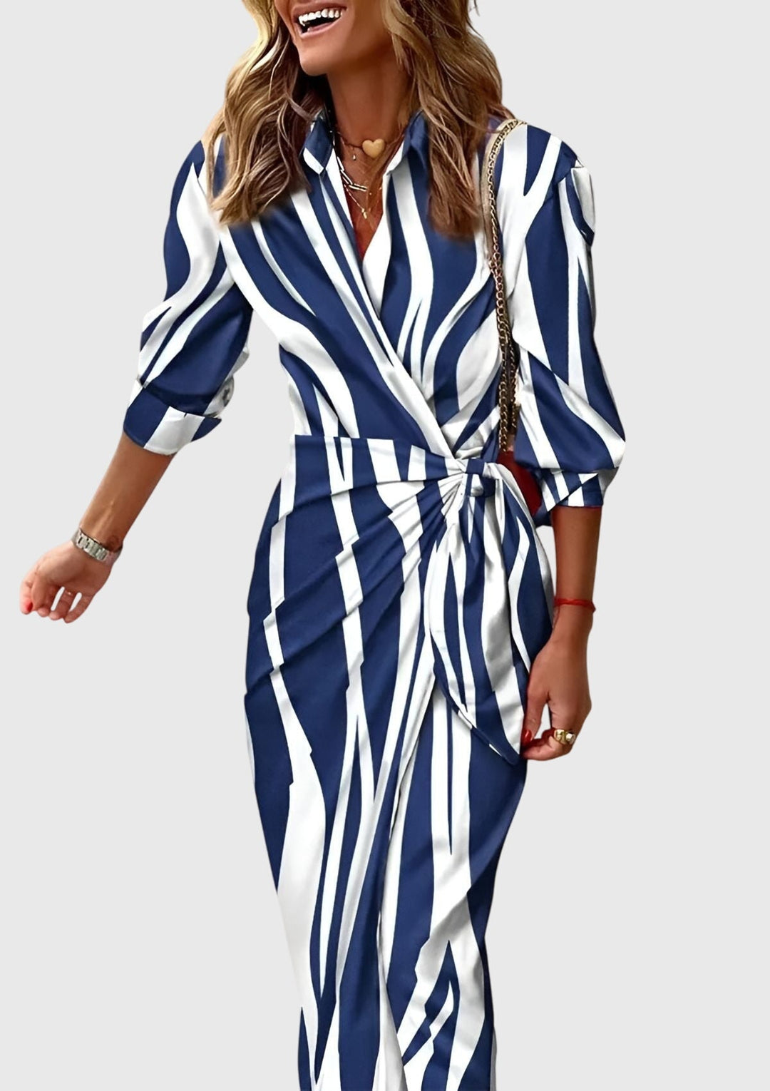 Everly™ | Stylowa Sukienka Kopertowa z Wzorem